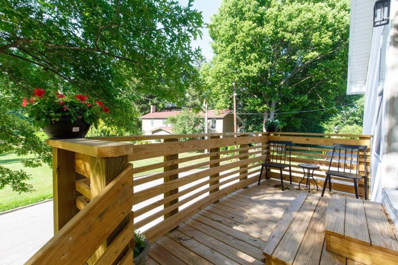 Park Carriage House Rest & Explore With Hollyhock Louisville Esterno foto